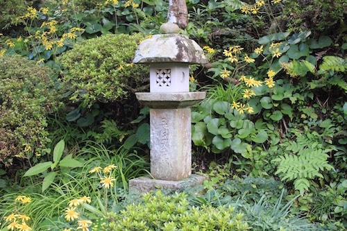 三宝大荒神石灯籠
