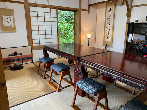 離れ